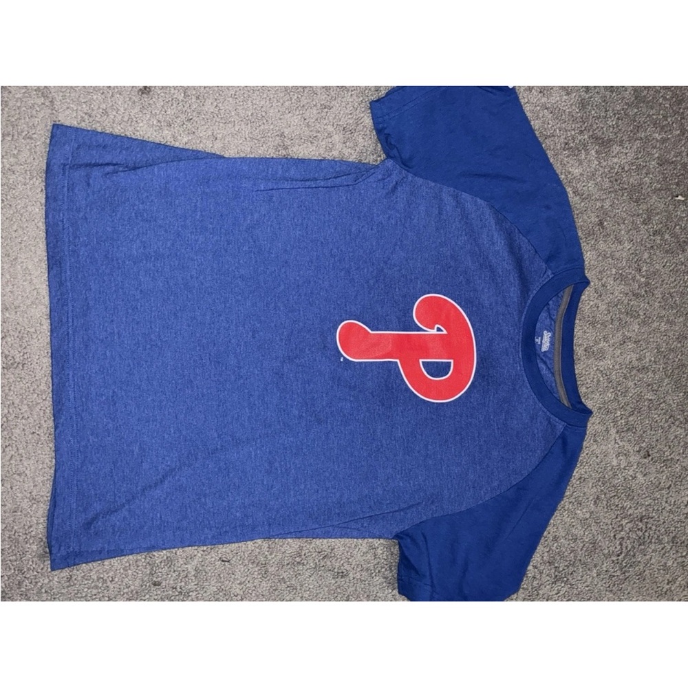 Womens phillies T-Shirt (no player on back)